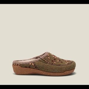 Taos Woolderness 2 clog